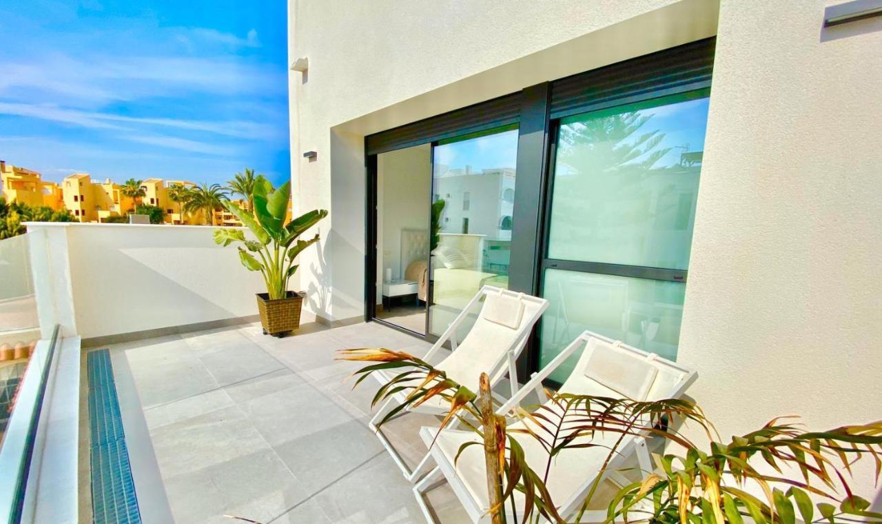 Chalet Con Piscina Privada En La Urb. De Puerto Rey Los Amarguillos Exterior foto